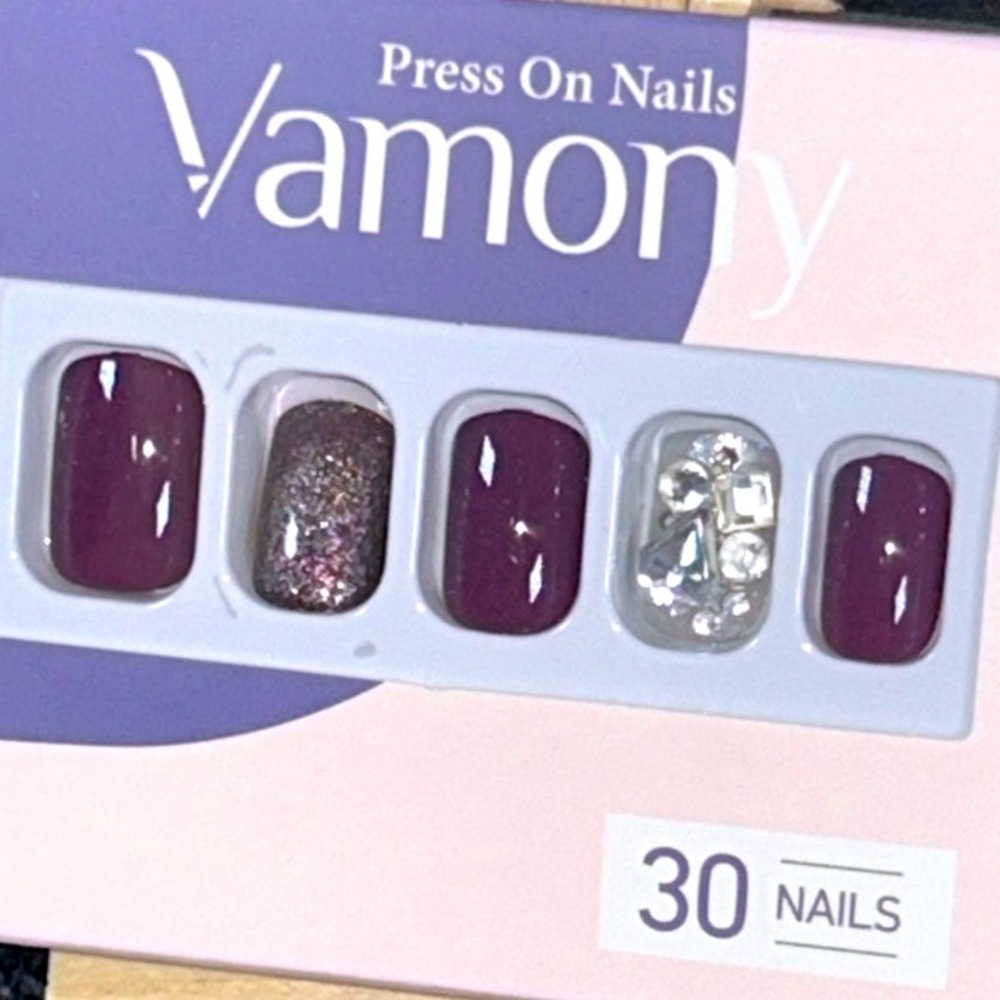 Vamony Plum Purple Press On Glitter‎ Rhinestone Accent Nails Short Glam 30 Pcs